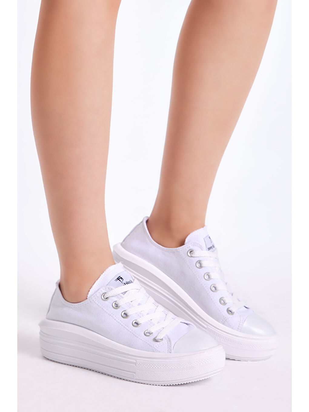 Kadın Beyaz Rahat Kalıp Kalın Tabanlı Spor Ayakkabı