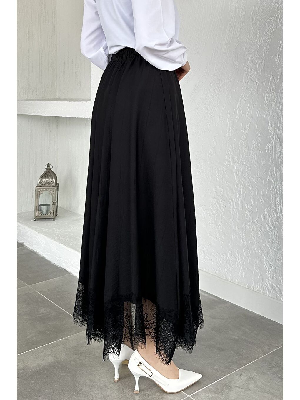 Siyah Bel Lastikli Dantelli Detaylı Tesettür Etek-8