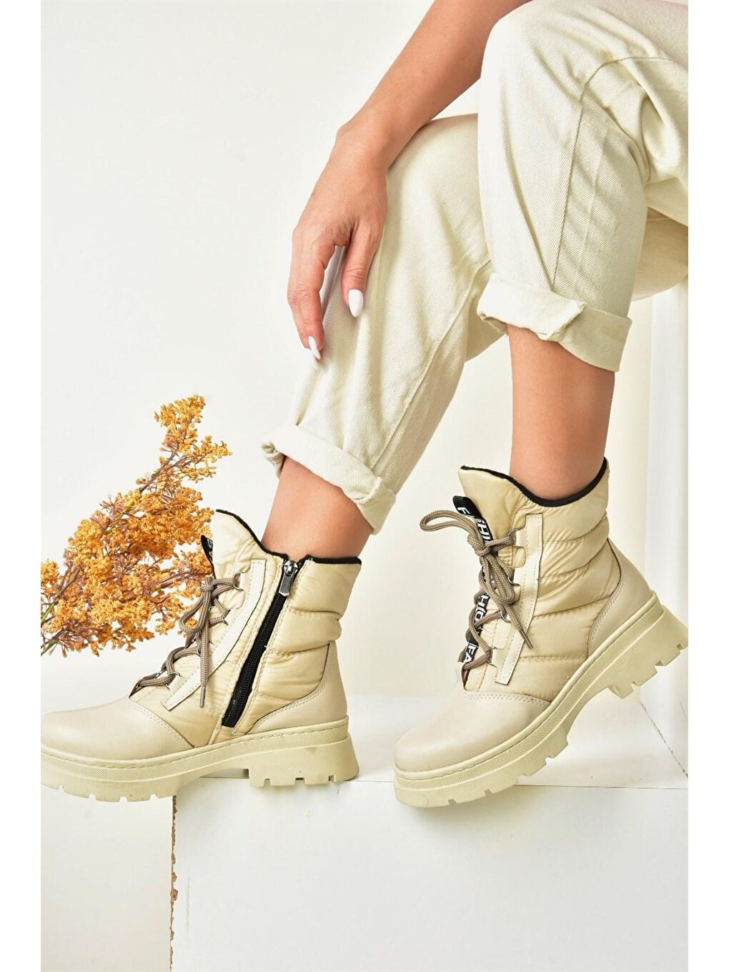 L2745050 Bej Kadın Bot