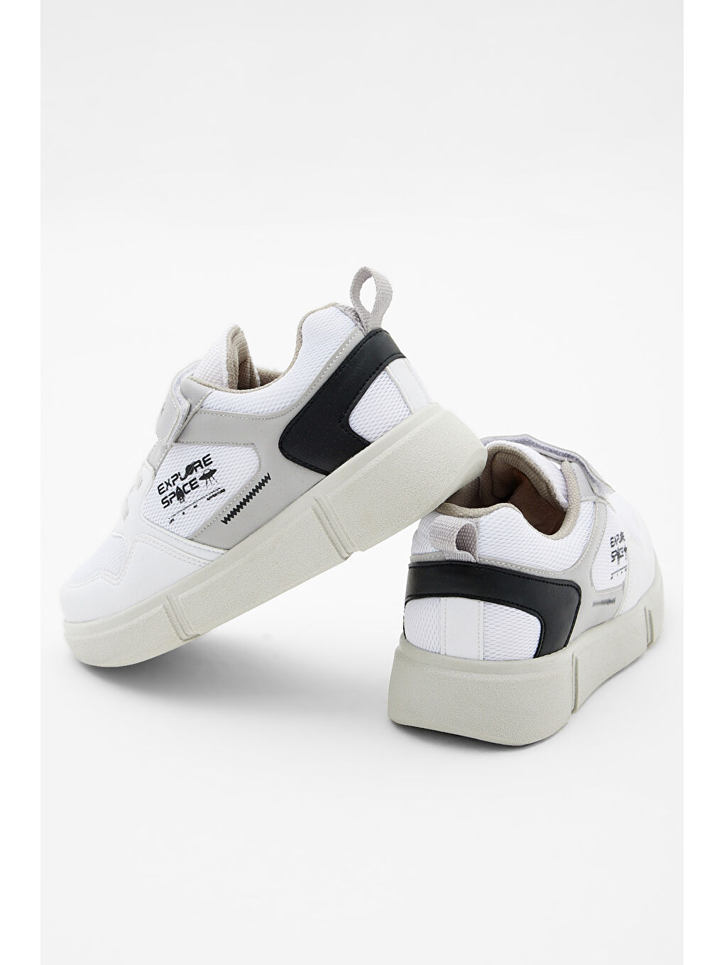 Çocuk Unisex Beyaz Siyah Rahat Kalıp Cırtlı Ayakkabı-1