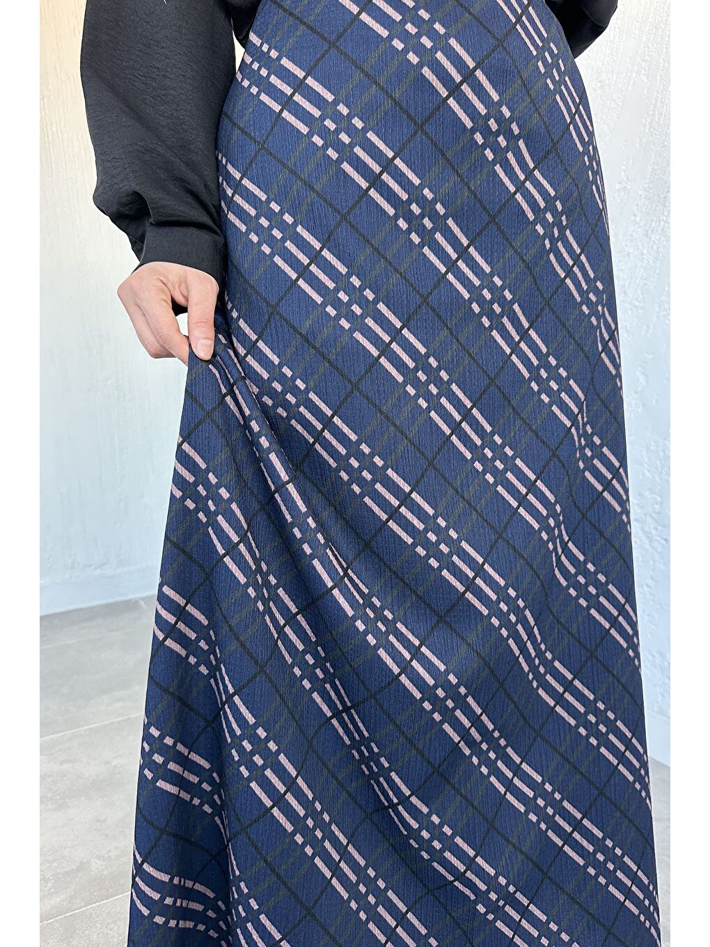 Lacivert Bel Lastikli Ekose Desenli Tesettür Kiloş Etek-3