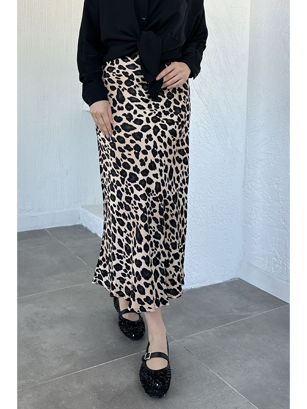 Bej Leopar Desenli Bel Lastikli Tesettür Saten Etek-1