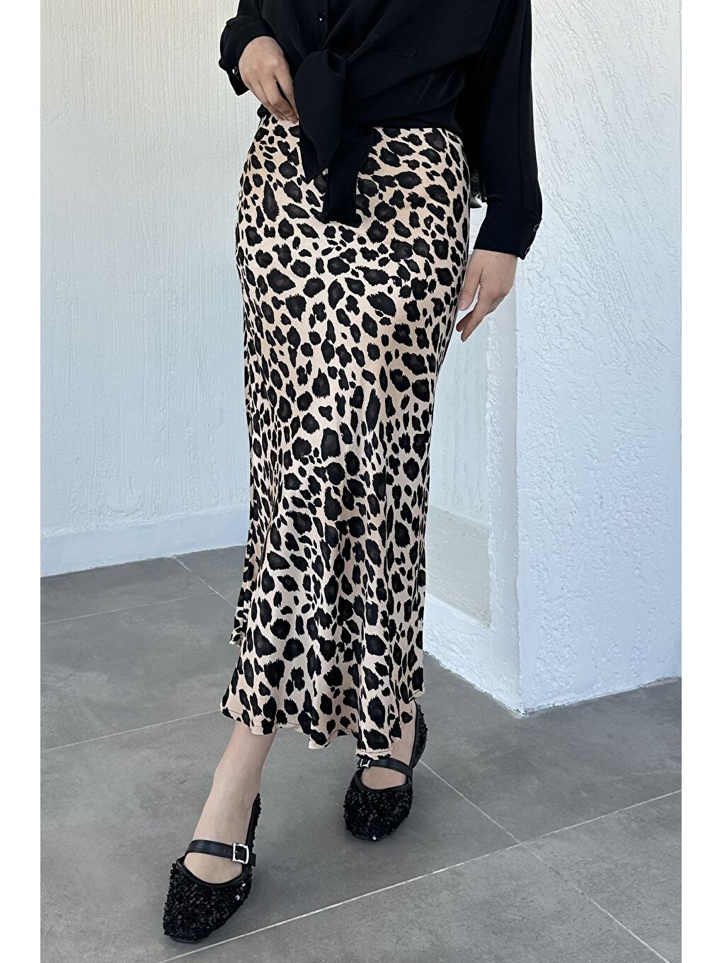 Bej Leopar Desenli Bel Lastikli Tesettür Saten Etek-2