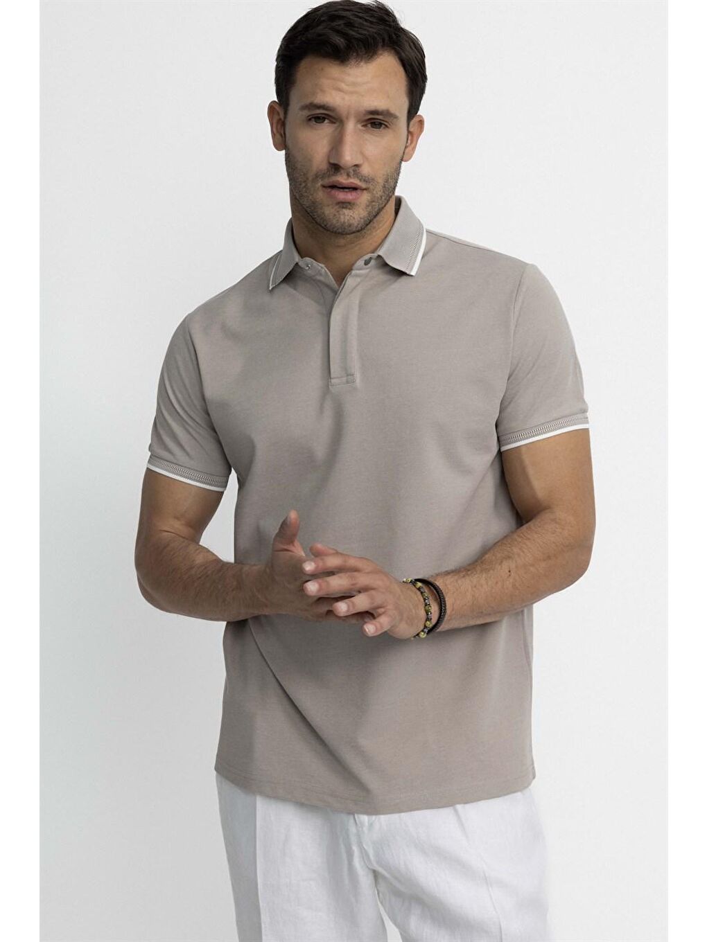 Bej Erkek Polo Yaka Klasik Fit Gizli Düğme Pamuklu Tişört-1