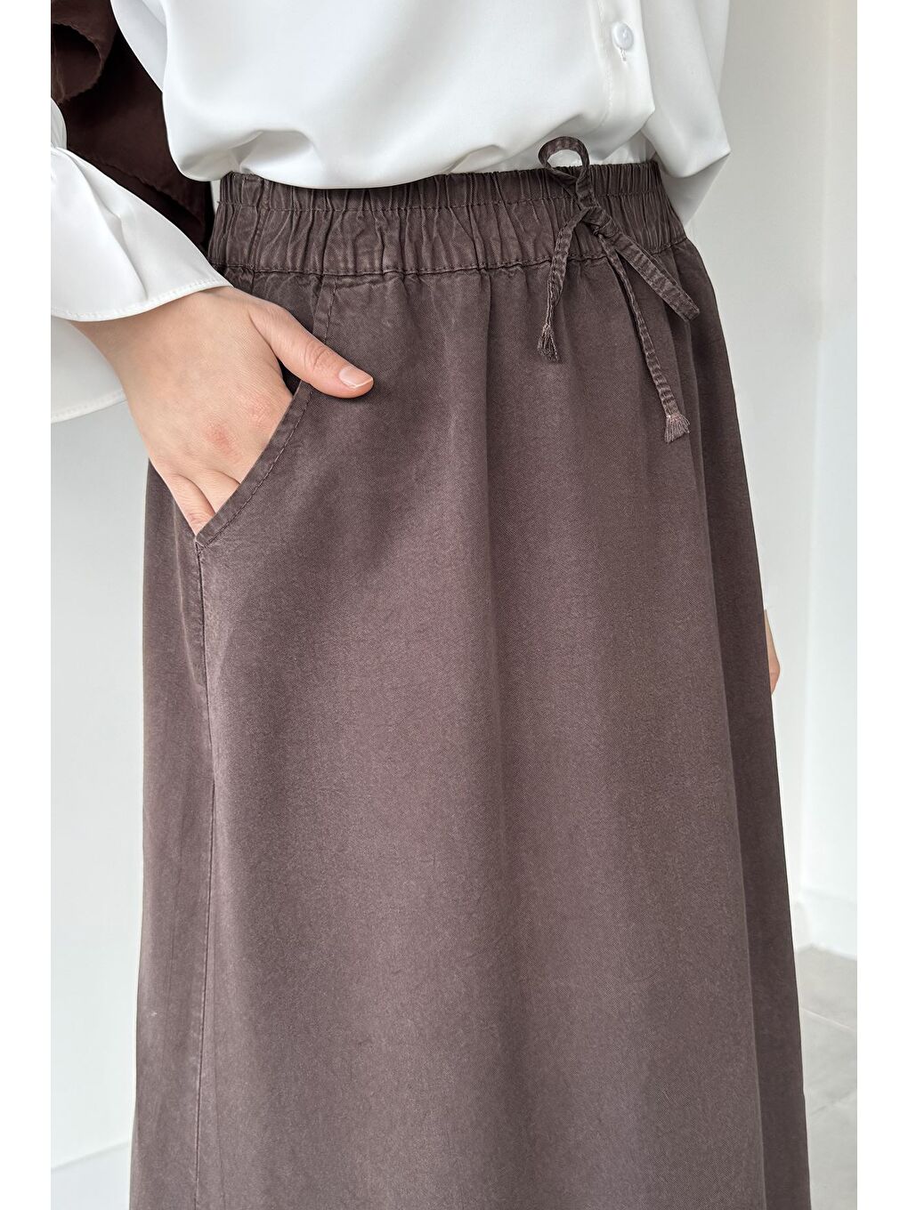 Kahverengi Bel Lastikli Kumaş Tesettür Etek-5