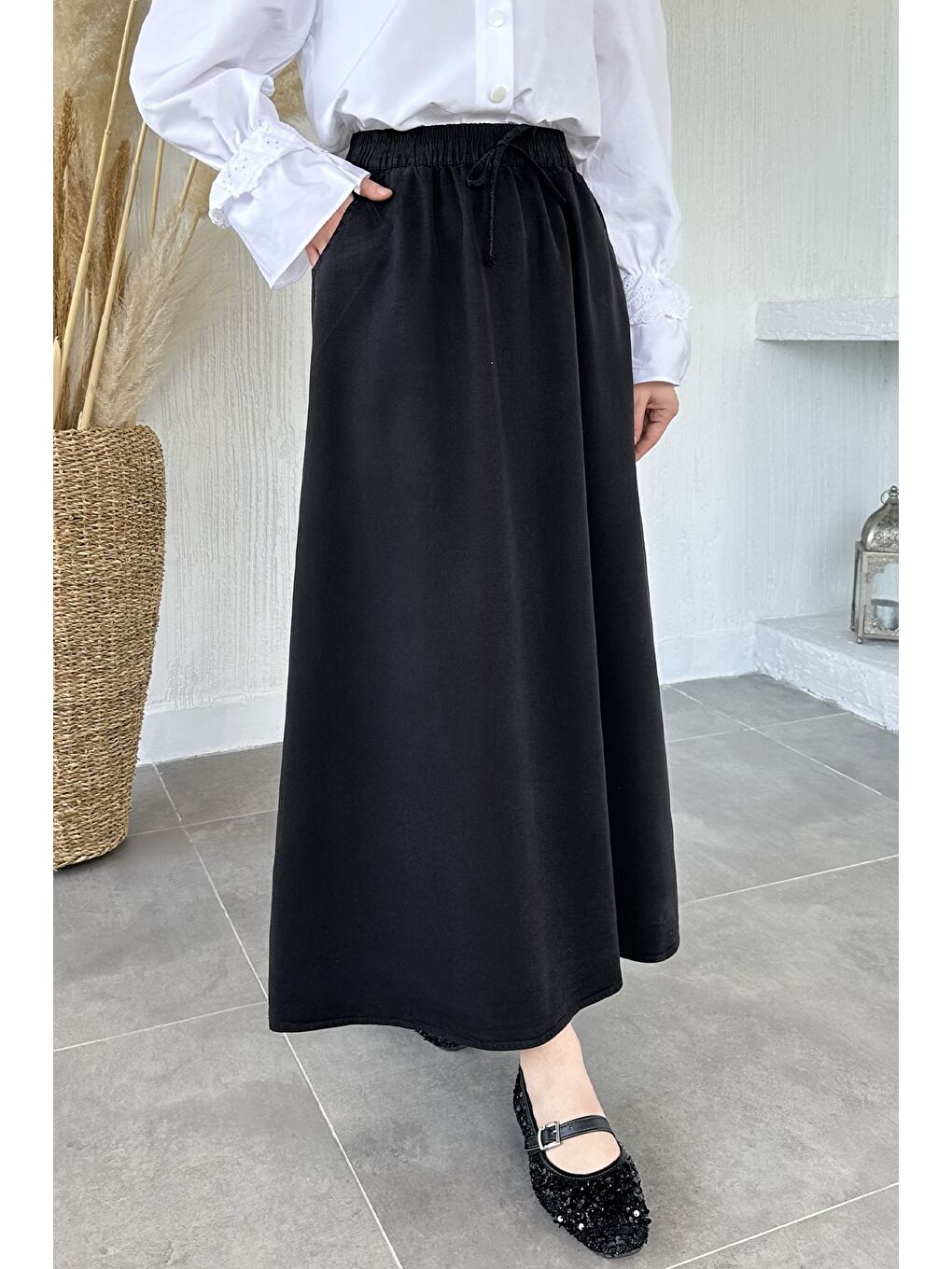 Siyah Bel Lastikli Kumaş Tesettür Etek-1