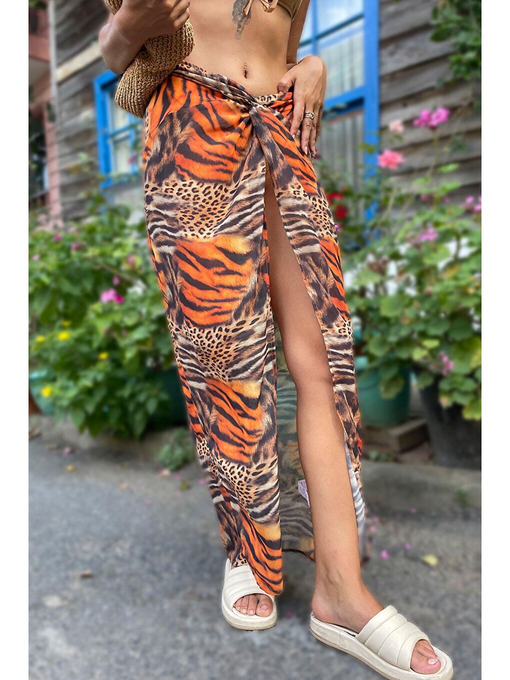 Siyah Önden Bağlama Detaylı Şifon Leopar Etek-1