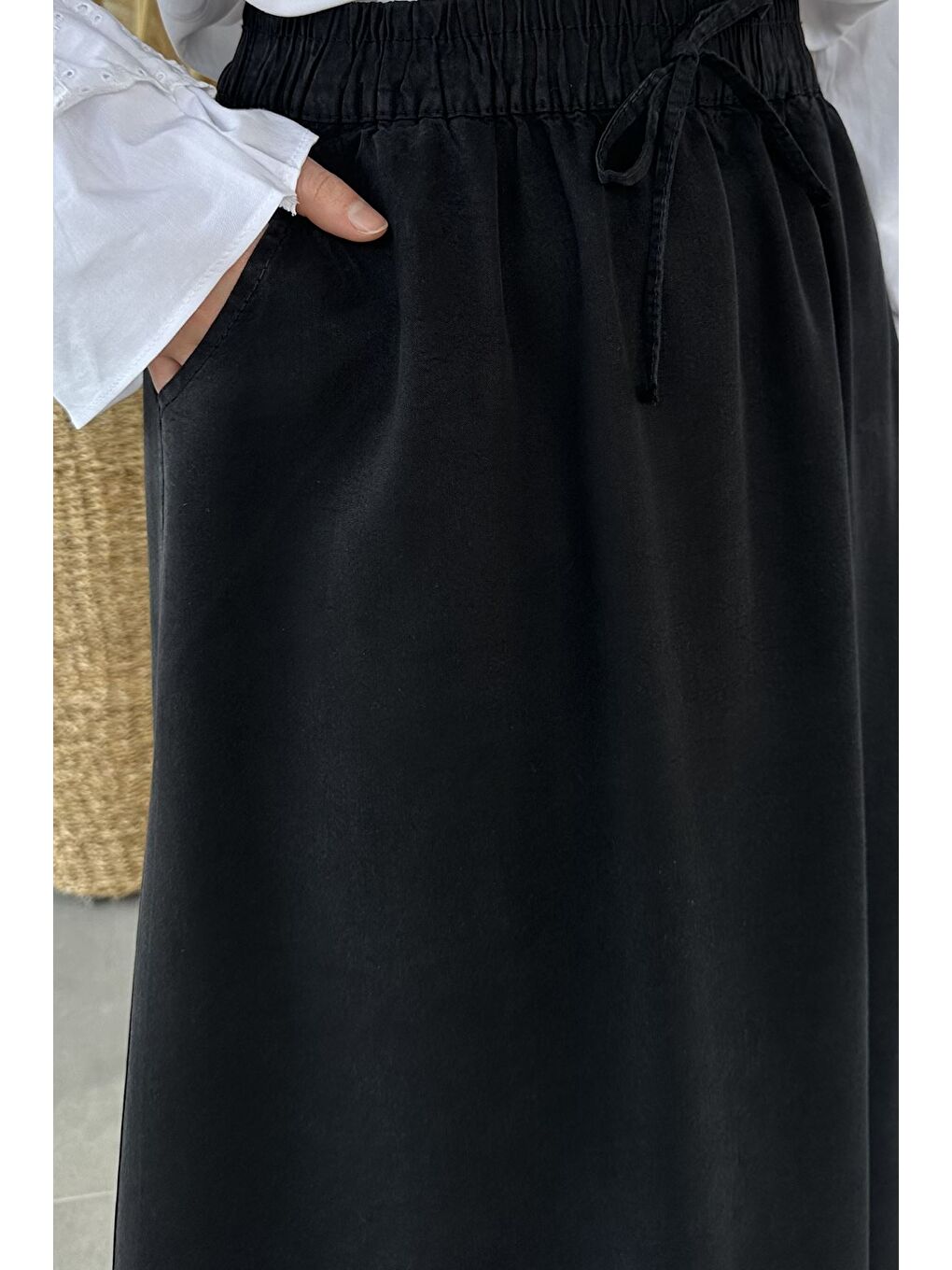 Siyah Bel Lastikli Kumaş Tesettür Etek-3