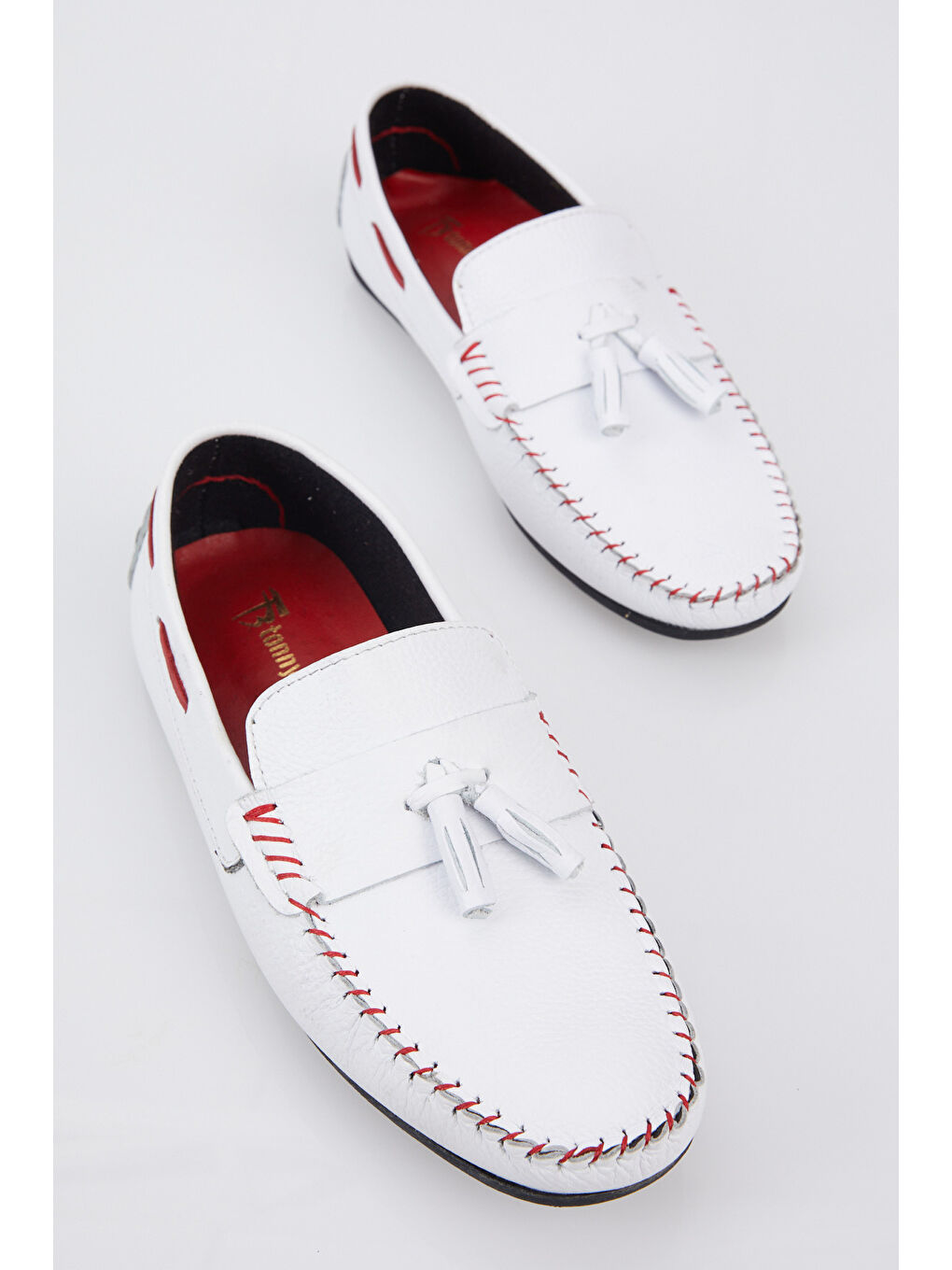 Erkek Beyaz Önü Püskül Detaylı Rahat Kalıp Hakiki Deri Loafer