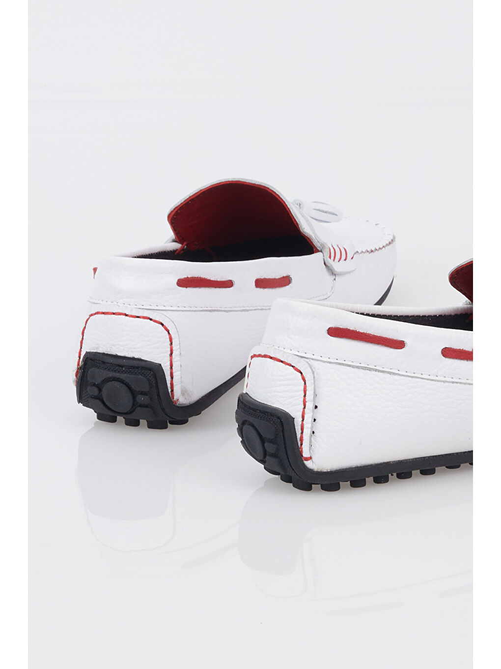 Erkek Beyaz Önü Püskül Detaylı Rahat Kalıp Hakiki Deri Loafer-4