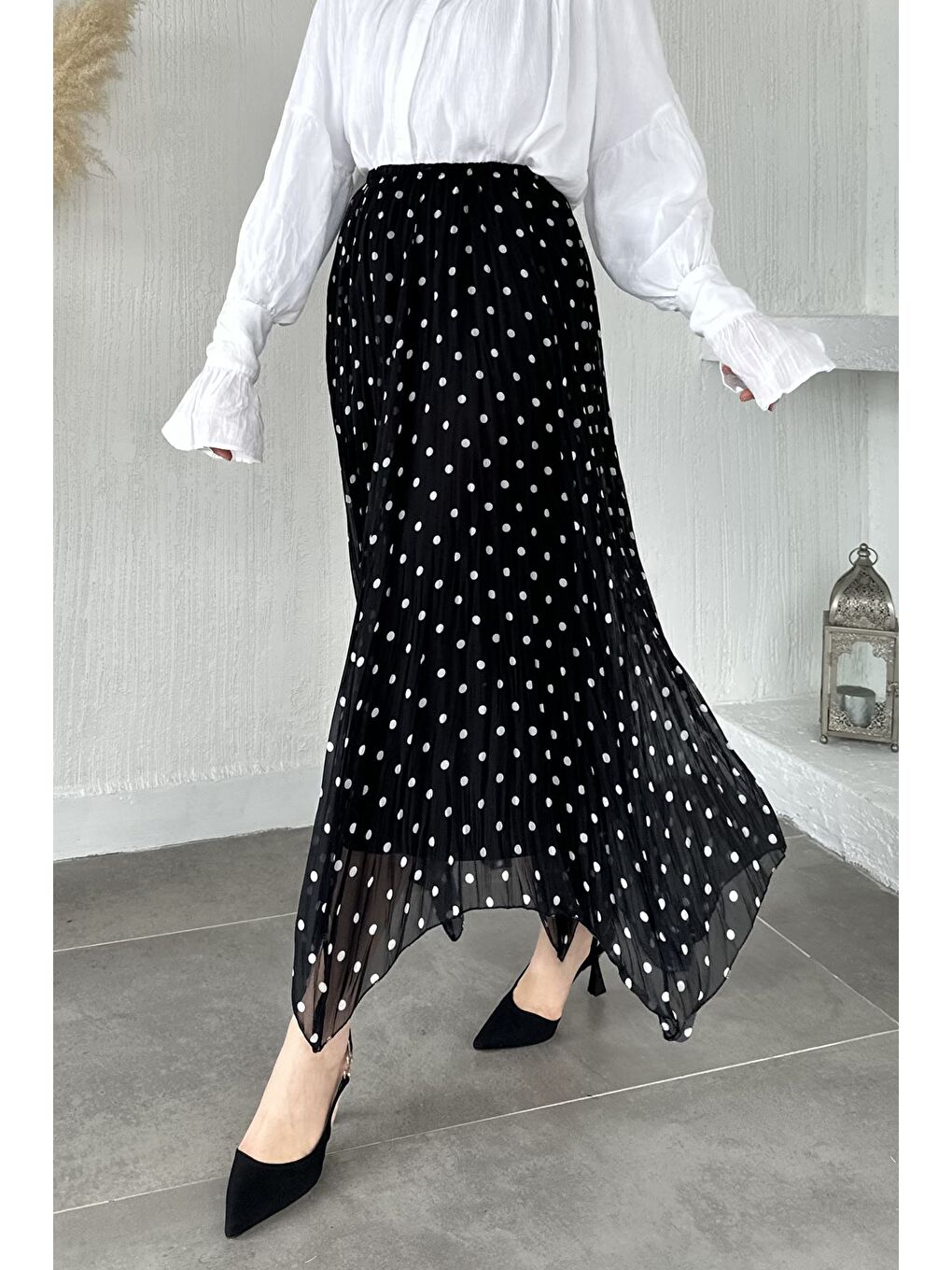 Siyah Bel Lastikli Puantiyeli Piliseli Tesettür Şifon Etek-5