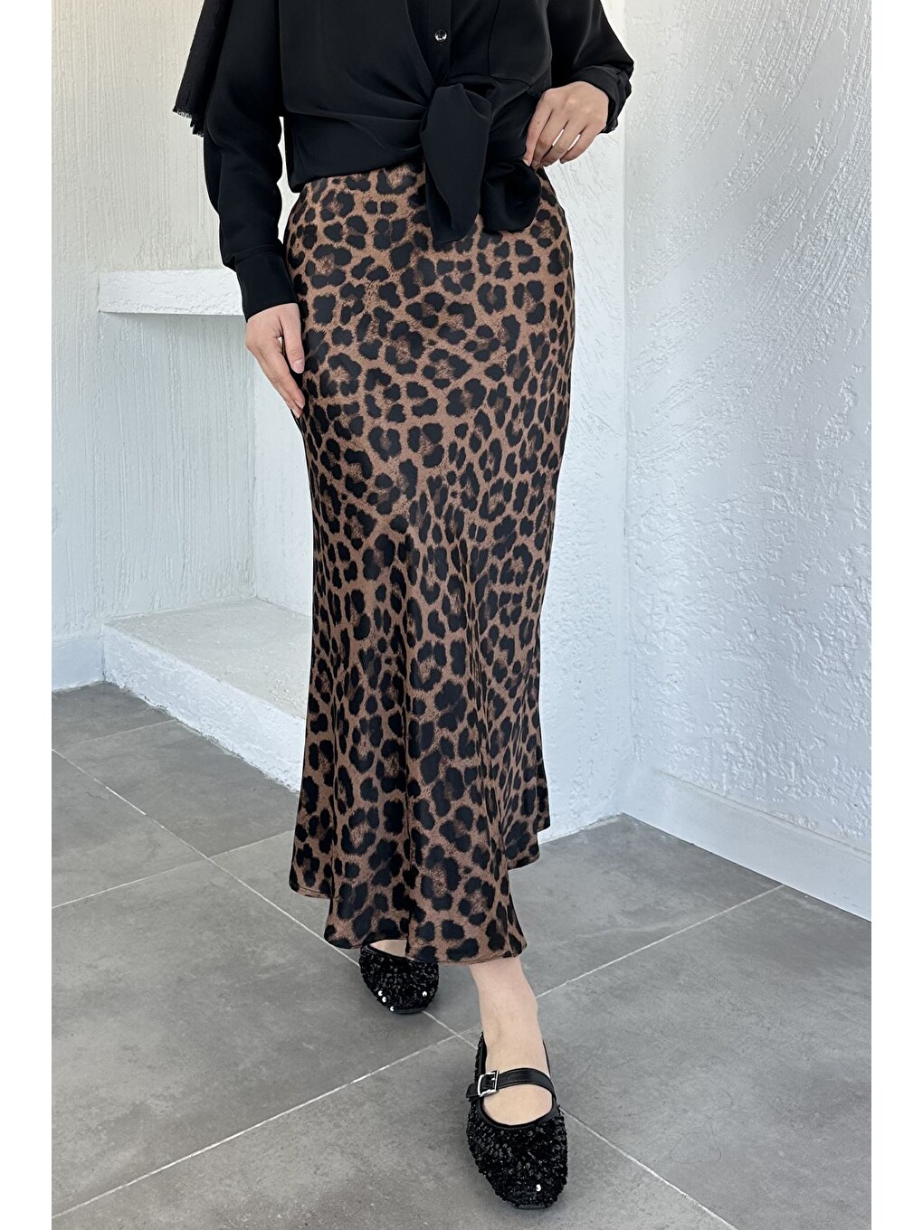 Kahverengi Leopar Desenli Bel Lastikli Tesettür Saten Etek-1