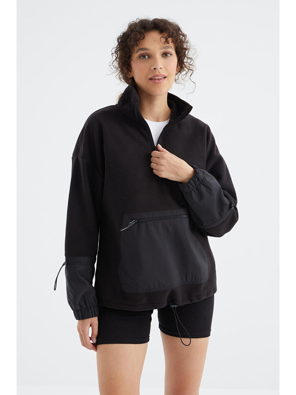 Siyah Etek Ucu Büzgülü Yarım Fermuarlı Oversize Kadın Polar Sweatshirt - 97238-4