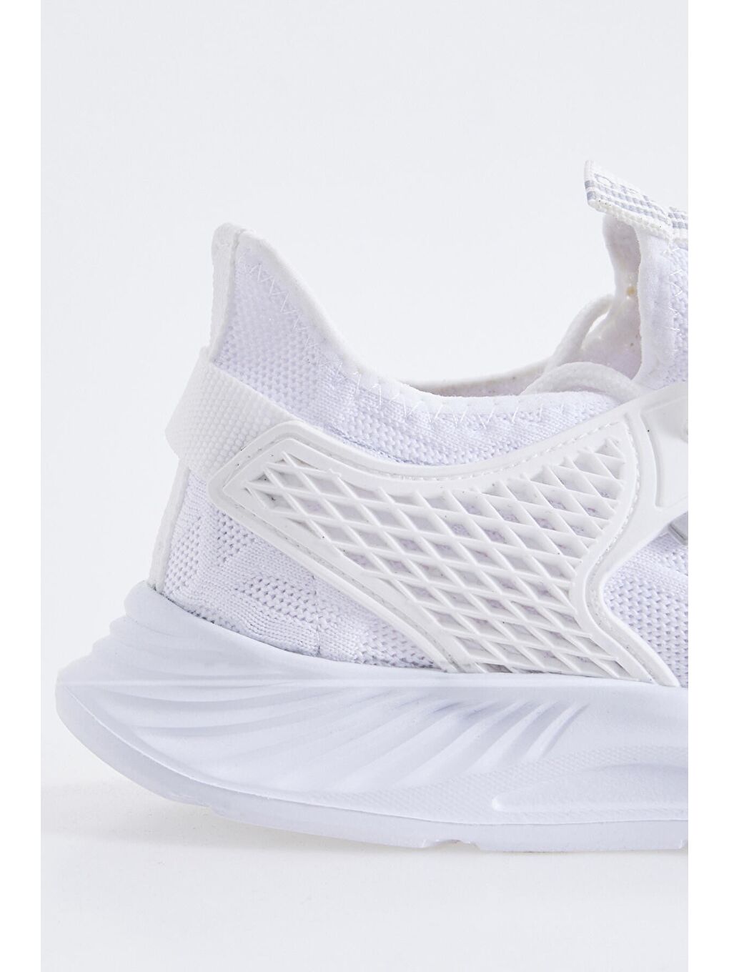 Beyaz Bağcıklı Yazı Detaylı Yüksek Taban Erkek Spor Ayakkabı - 89100-3