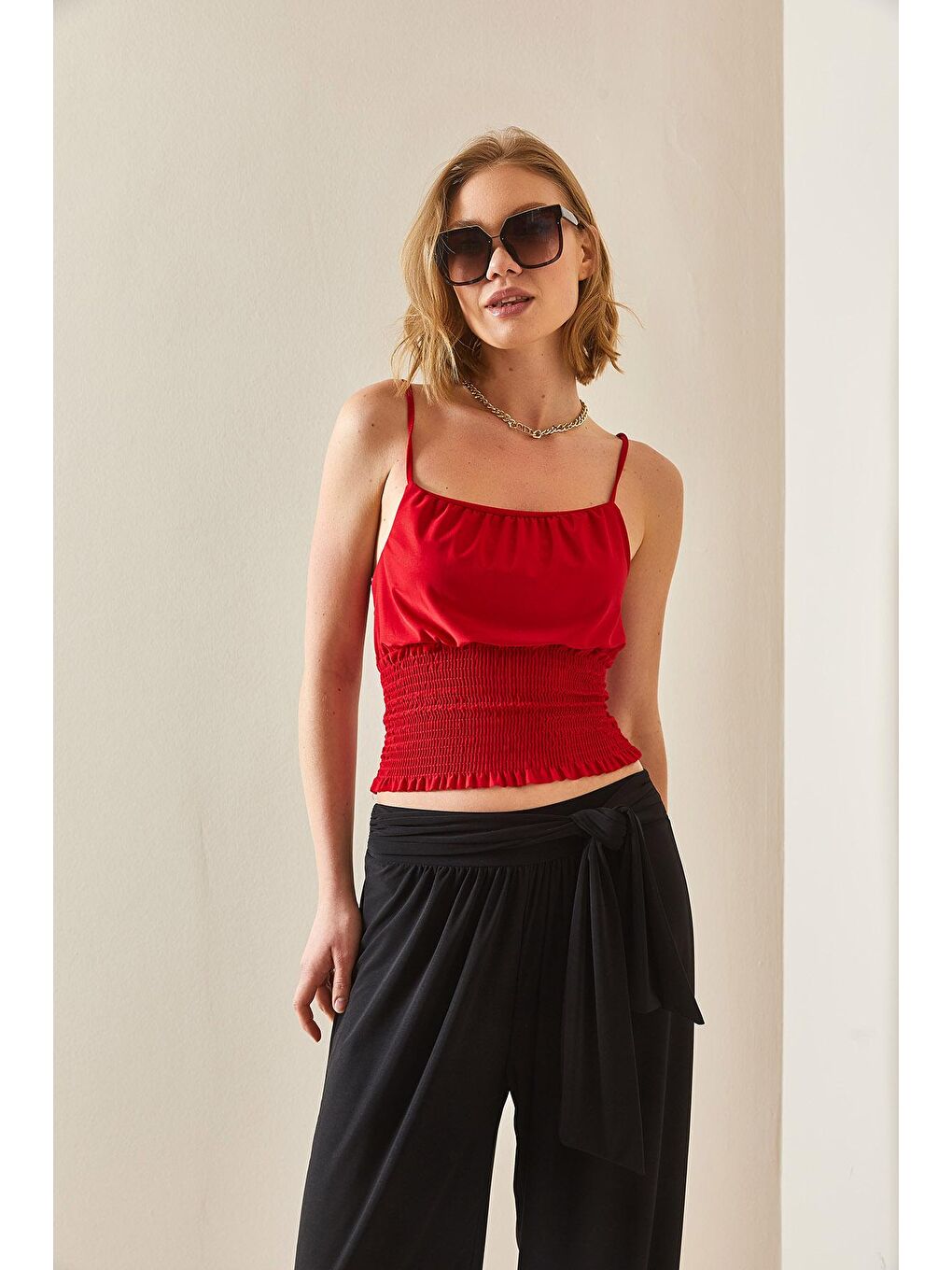 Kırmızı İnce Askılı U Yaka Bluz 3YXK2-47085-04-1