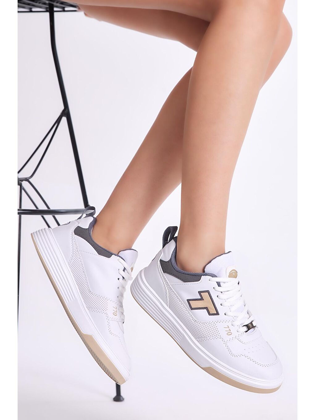 Unisex Beyaz Bej Rahat Kalıp Poli Taban Bağcıklı Sneaker-1