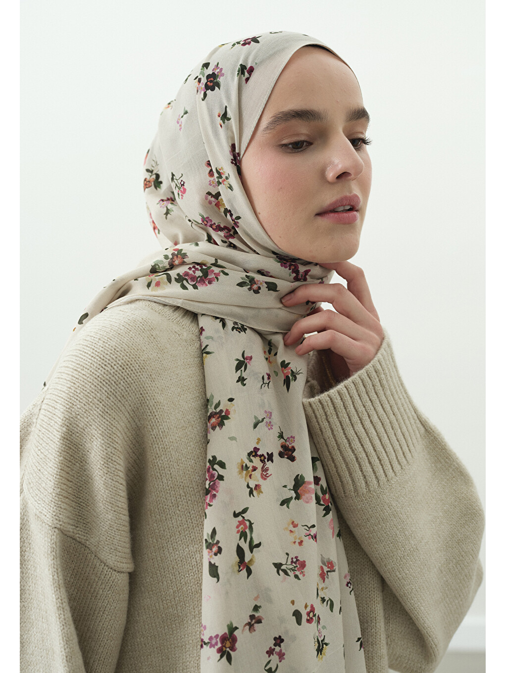 Bej Tıny Blooms Desenli Pamuk Viskon Şal-3