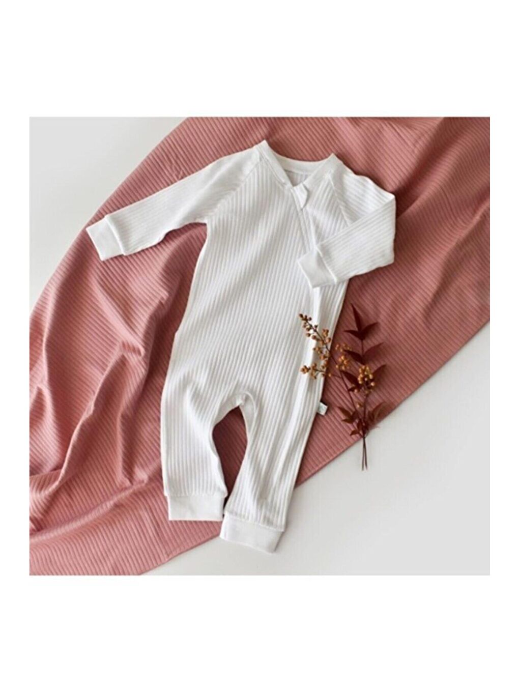 BabyCosy Organic Wear Beyaz Bebek Fermuarlı Tulum, %95 Organik Pamuk - %5 Elastan, Bebek ve Yenidoğan Serisi - CSYR4611