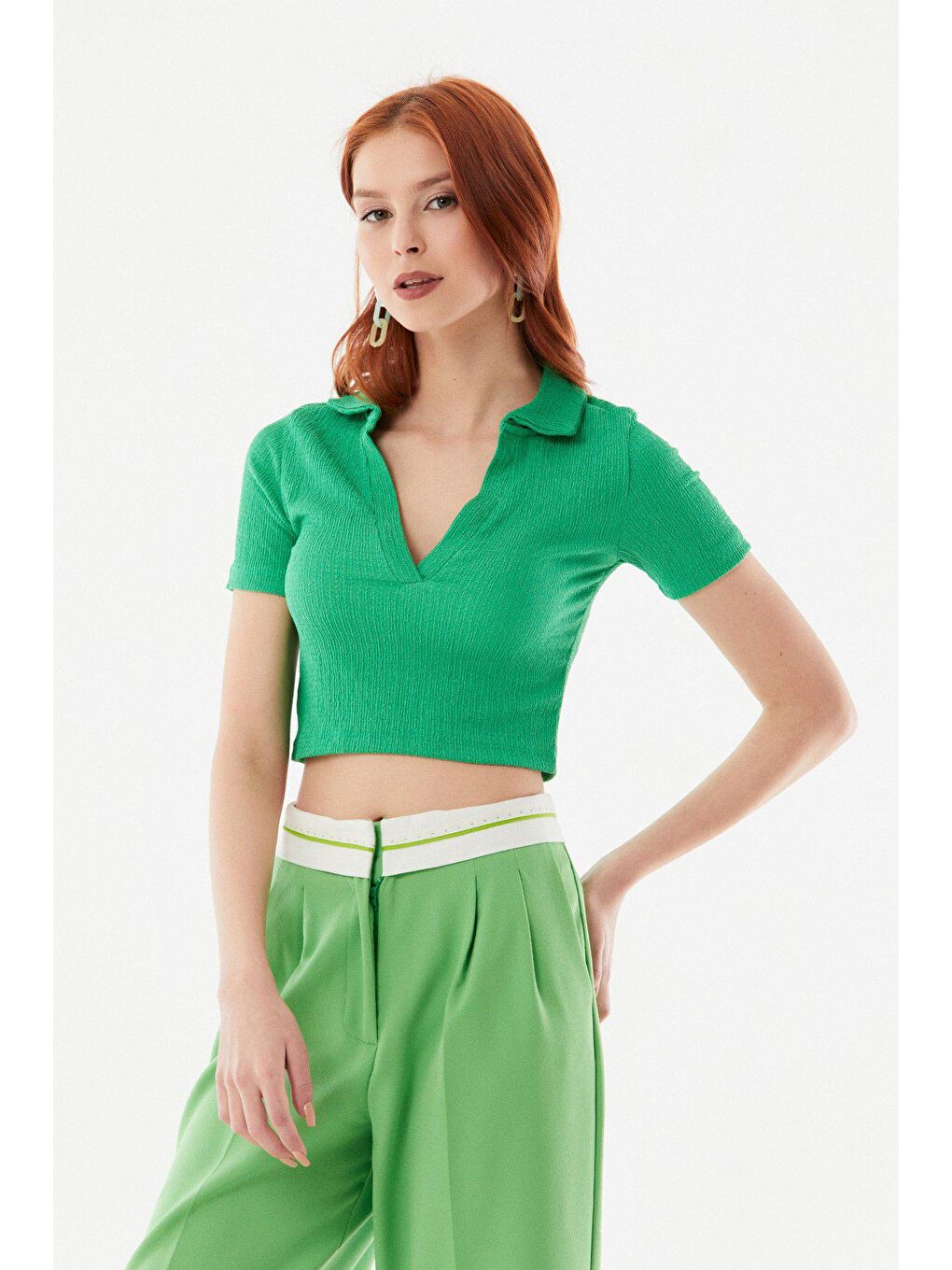 Yeşil Bürümcük Kumaş Polo Yaka Crop Bluz