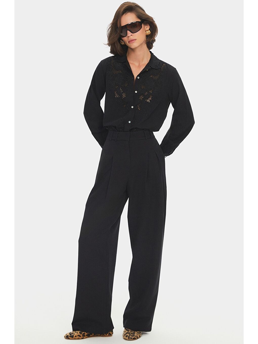 Siyah Kadın Exclusive Regular/Normal Kalıp Keten Karışımlı Güpür Detaylı Gömlek-4