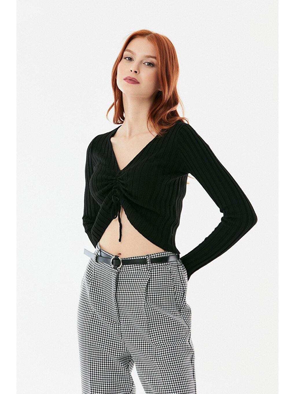 Siyah Önü Büzgülü Fitilli Triko Bluz
