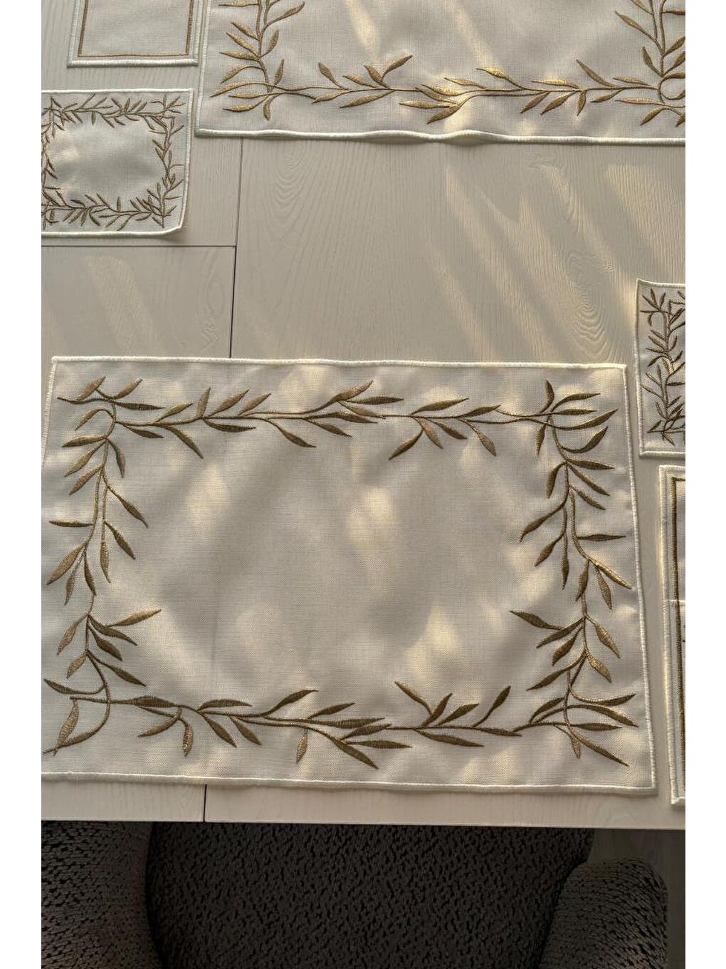 Sarı Nazlım Keten Nakışlı Amerikan Servis Takımı 19 Parça Gold-5