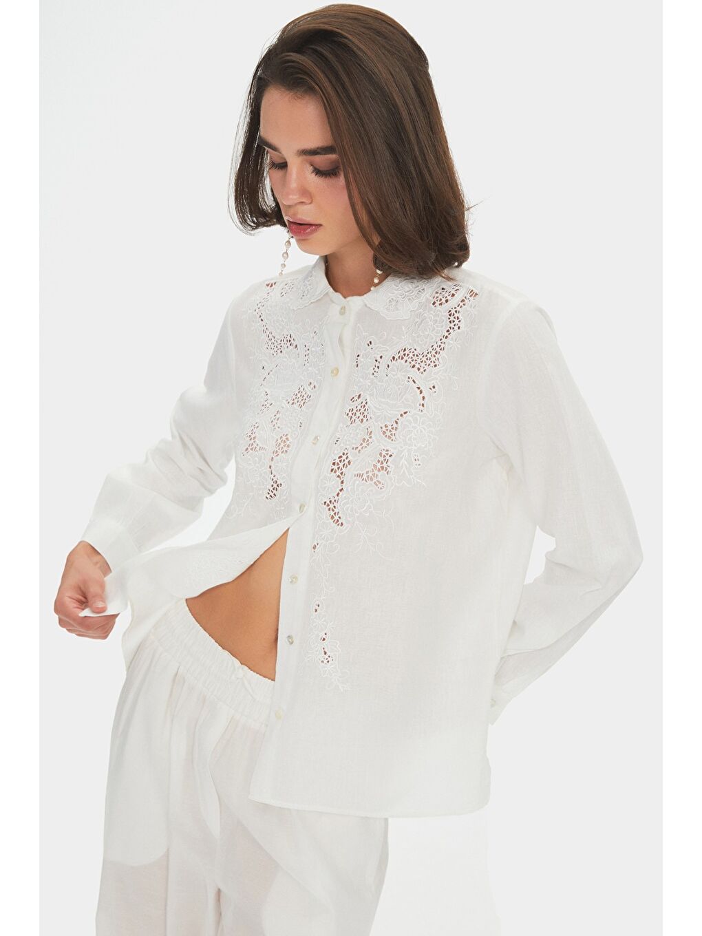 Ekru Kadın Exclusive Regular/Normal Kalıp Keten Karışımlı Güpür Detaylı Gömlek-3
