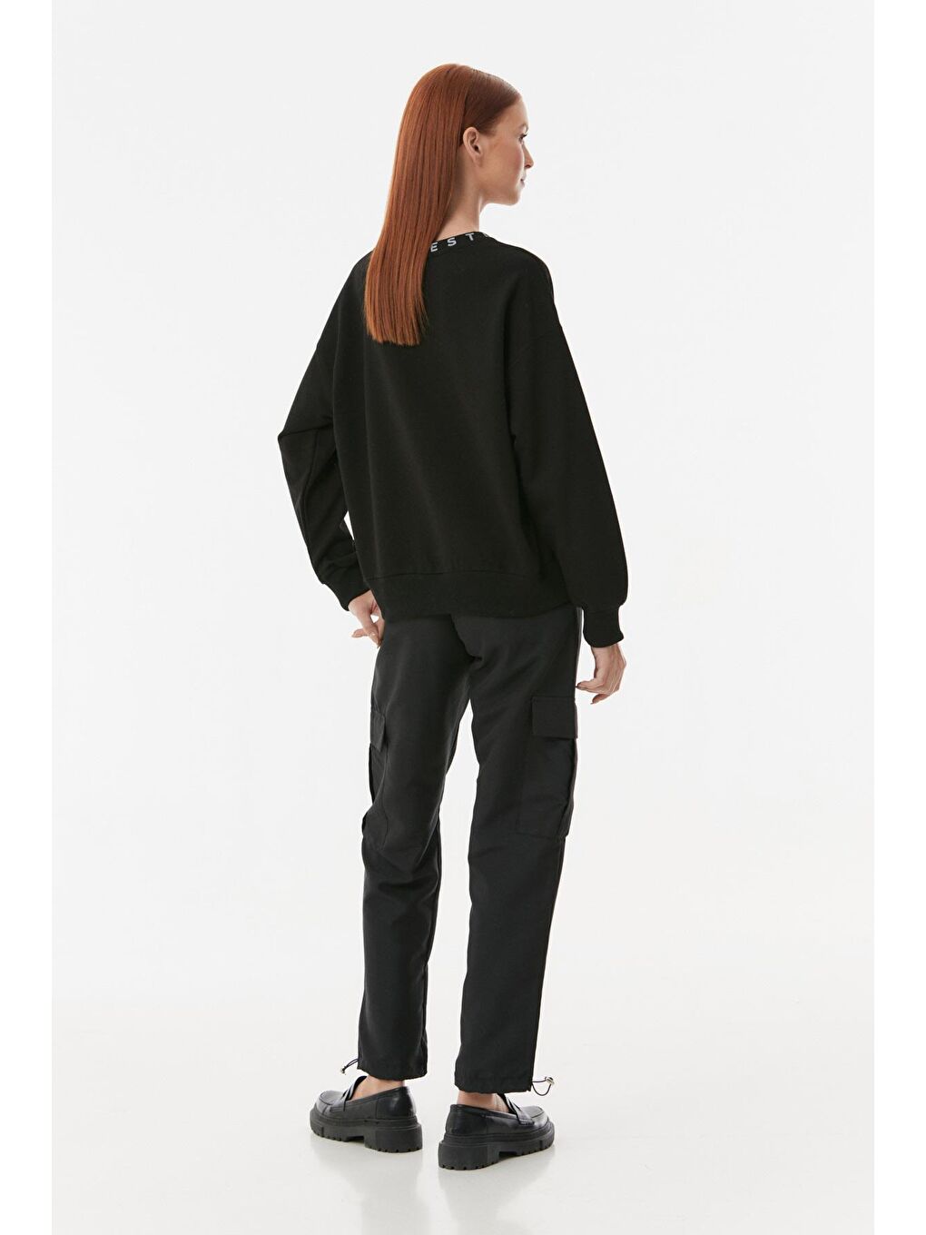 Siyah Yakası Yazı Baskılı Oversize Sweatshirt-2