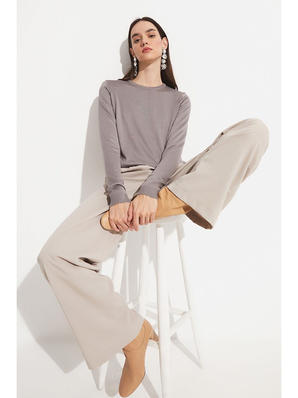 Gri Kadın Exclusive Viskoz Karışımlı Normal Kalıp Bisiklet Yaka Triko Kazak-4