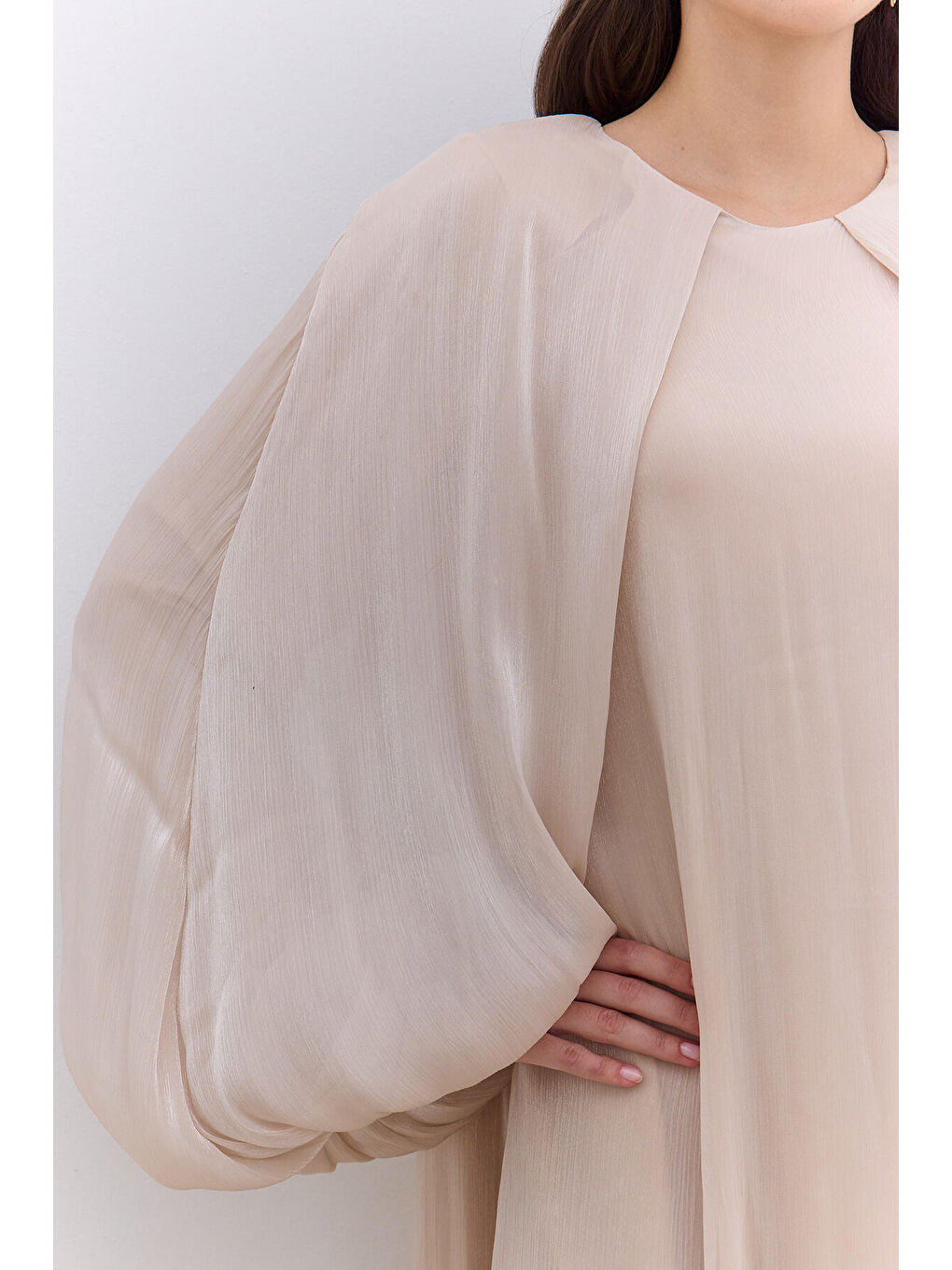 Geniş Kol Detaylı Elbise Bej-2