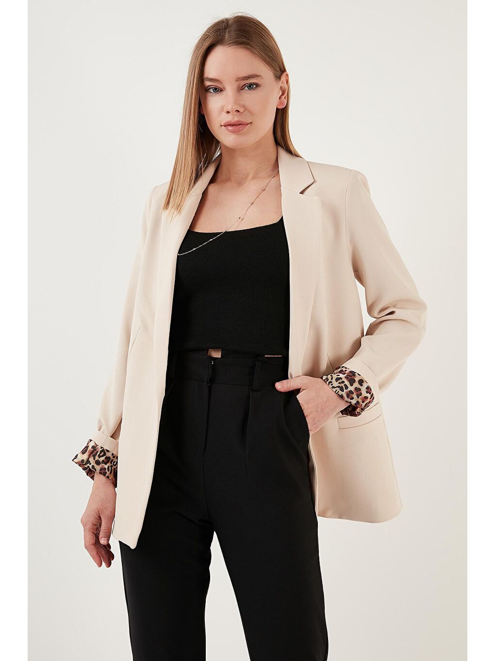 Bej Mono Yaka Rahat Kesim Astarı Leopar Desenli Klasik Ceket 6524002