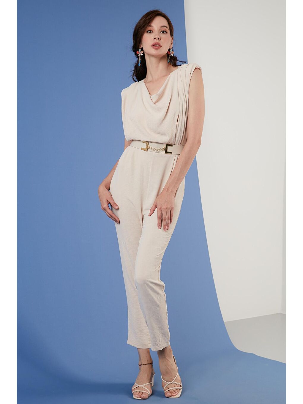 Gri Kemerli Degaje Yaka Kolsuz Tulum 6057081-1