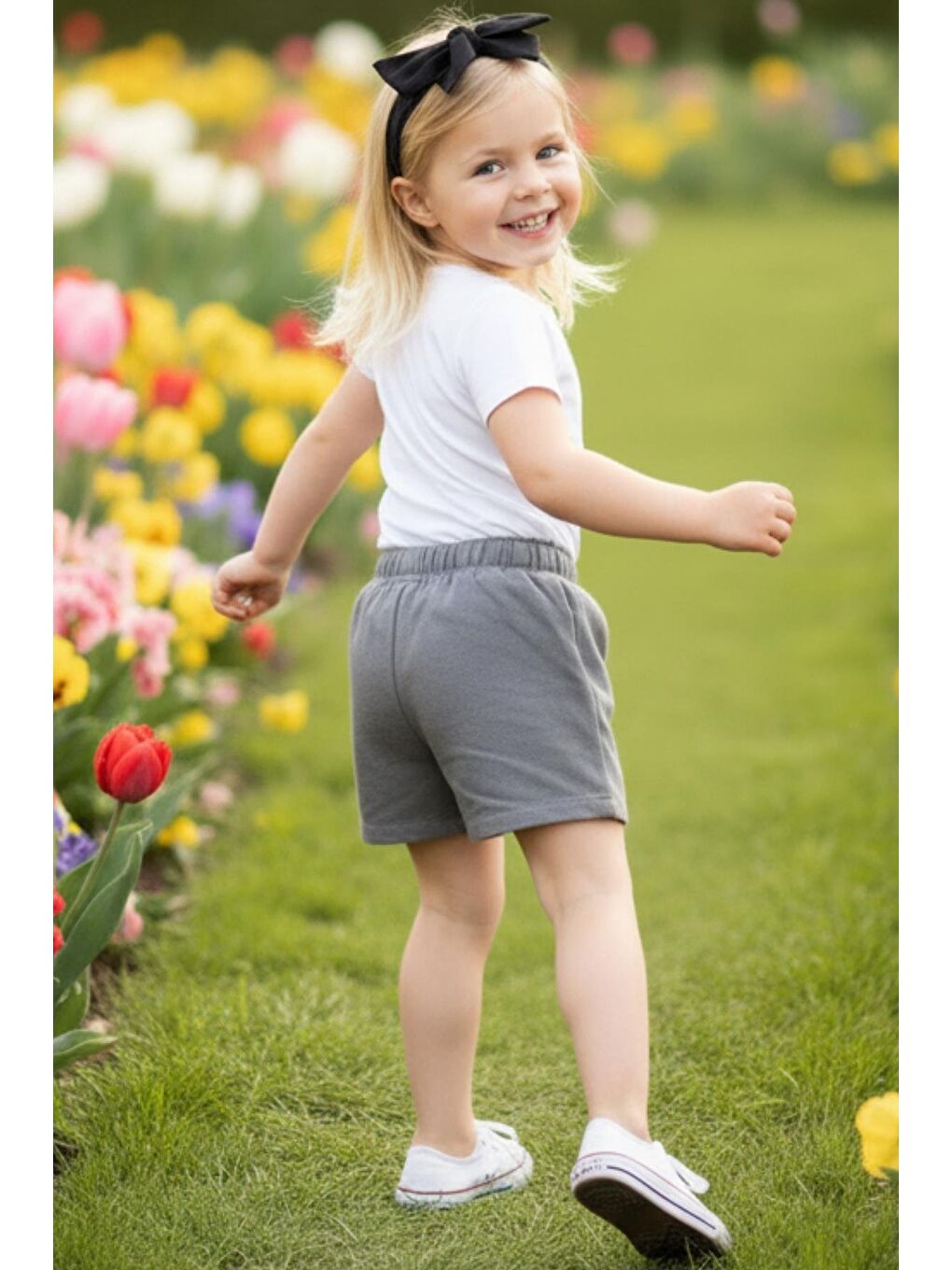 Kız Çocuk Gri Jean Şort Siyah Dev Fiyonk Bandana-1