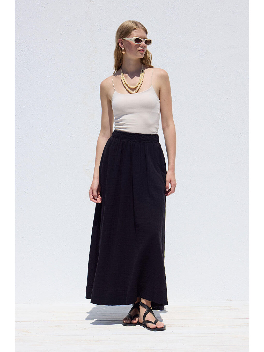 Geniş Kesim Müslin Etek Siyah-3