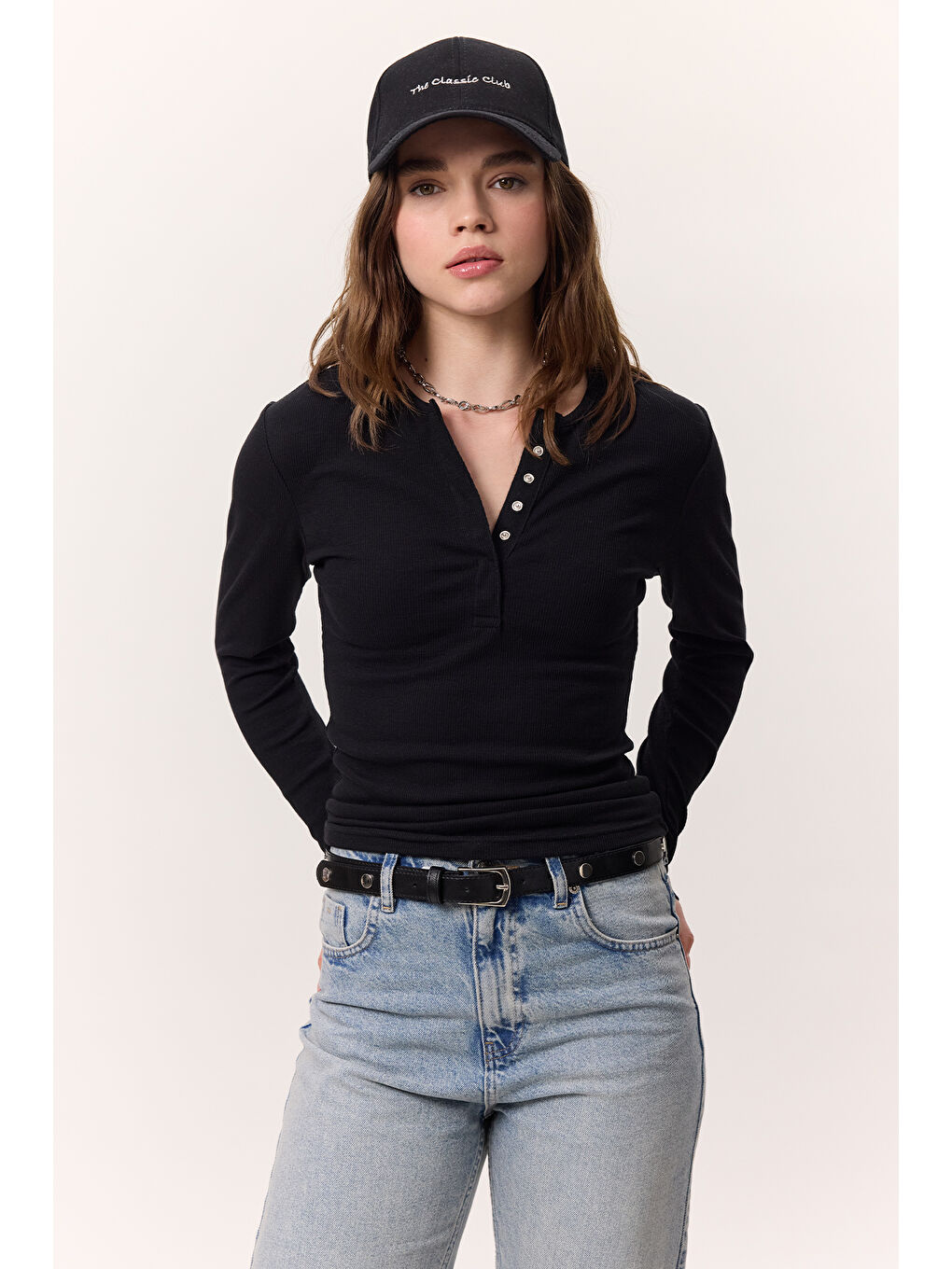 Uzun Kollu Yakası Çıtçıtlı Body Siyah-4