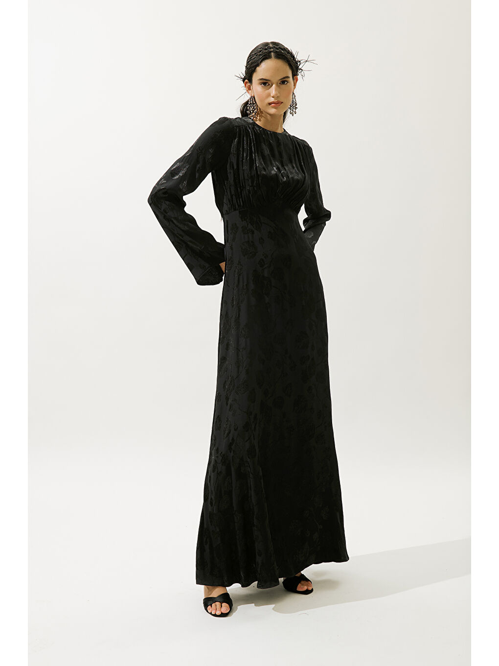 Jakarlı Saten Abiye Elbise Siyah-2