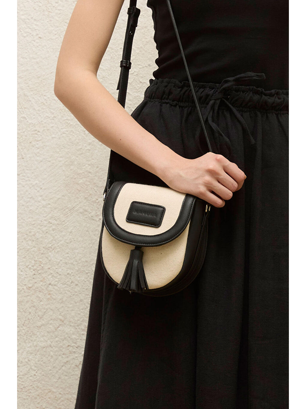 Naturel Kanvas Mini Kapaklı Çanta Siyah-1