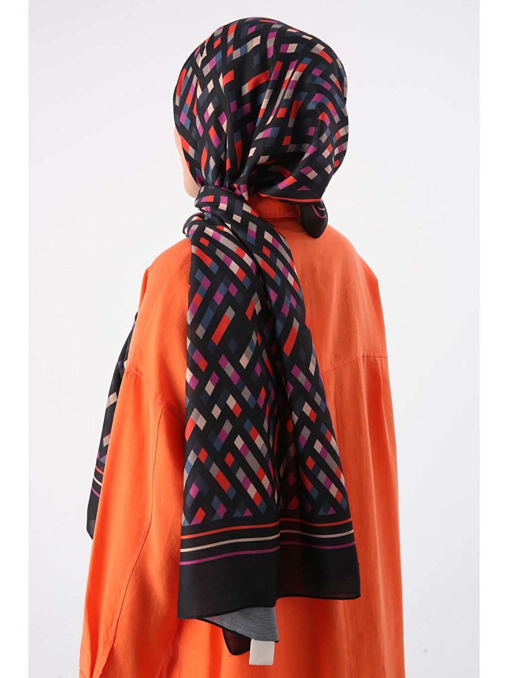 Siyah-Kırmızı Desenli Pamuklu Şal-1