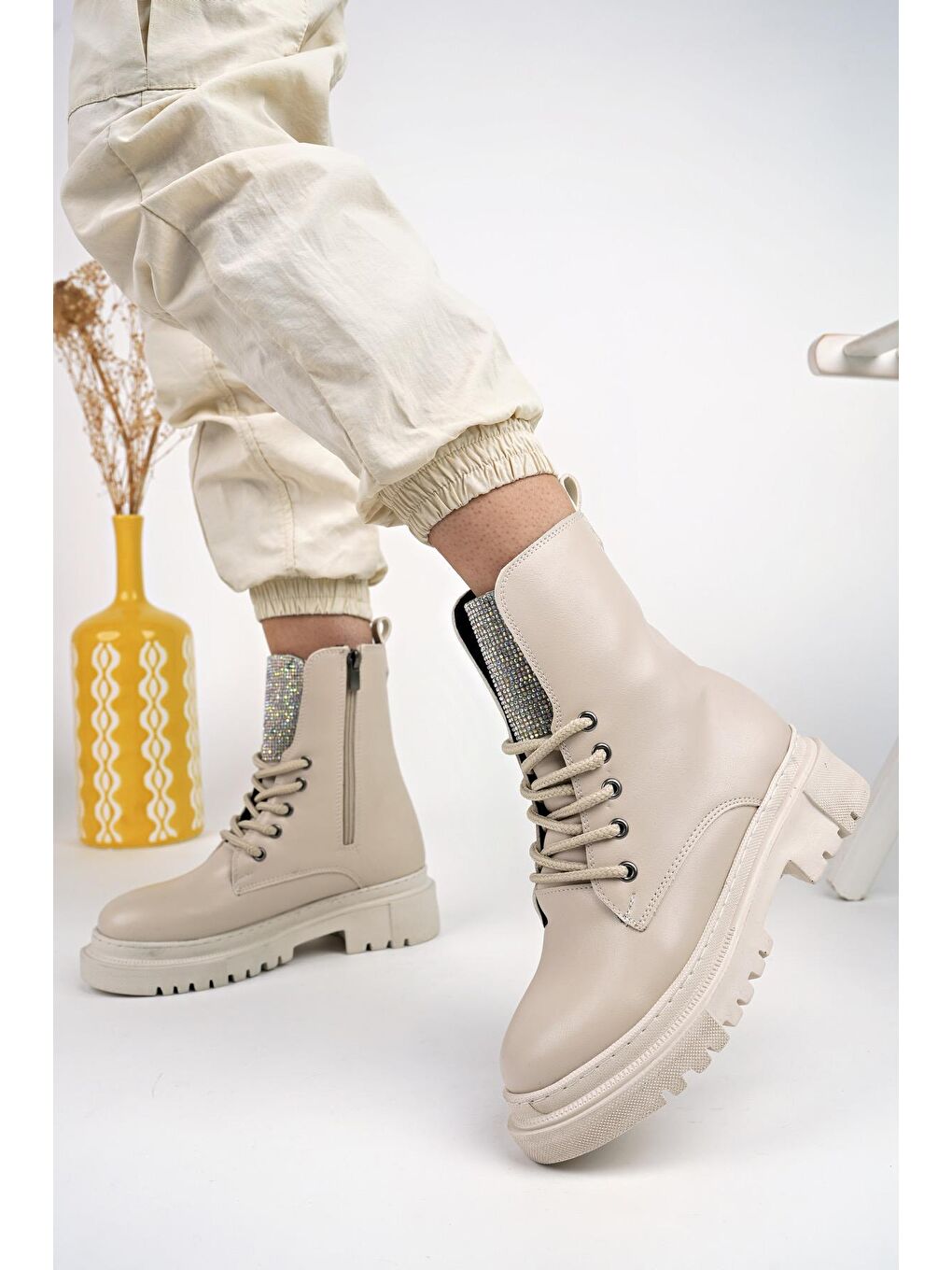 Bej ELANOR Taşlı Bağcıklı Fermuarlı Kadın Postal Bot-1