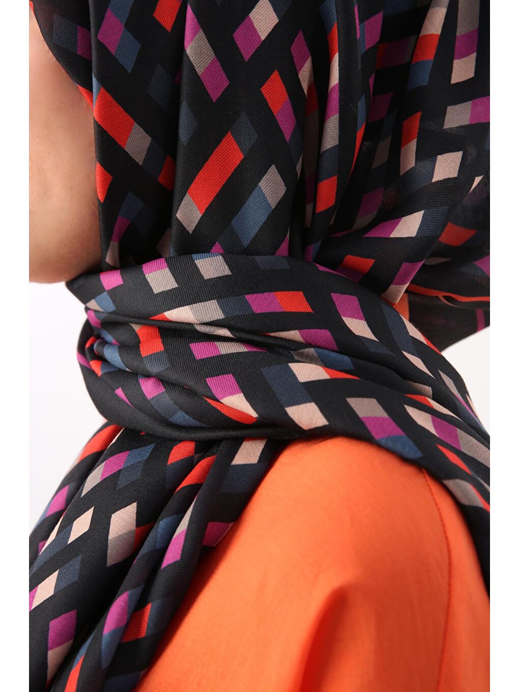 Siyah-Kırmızı Desenli Pamuklu Şal-2