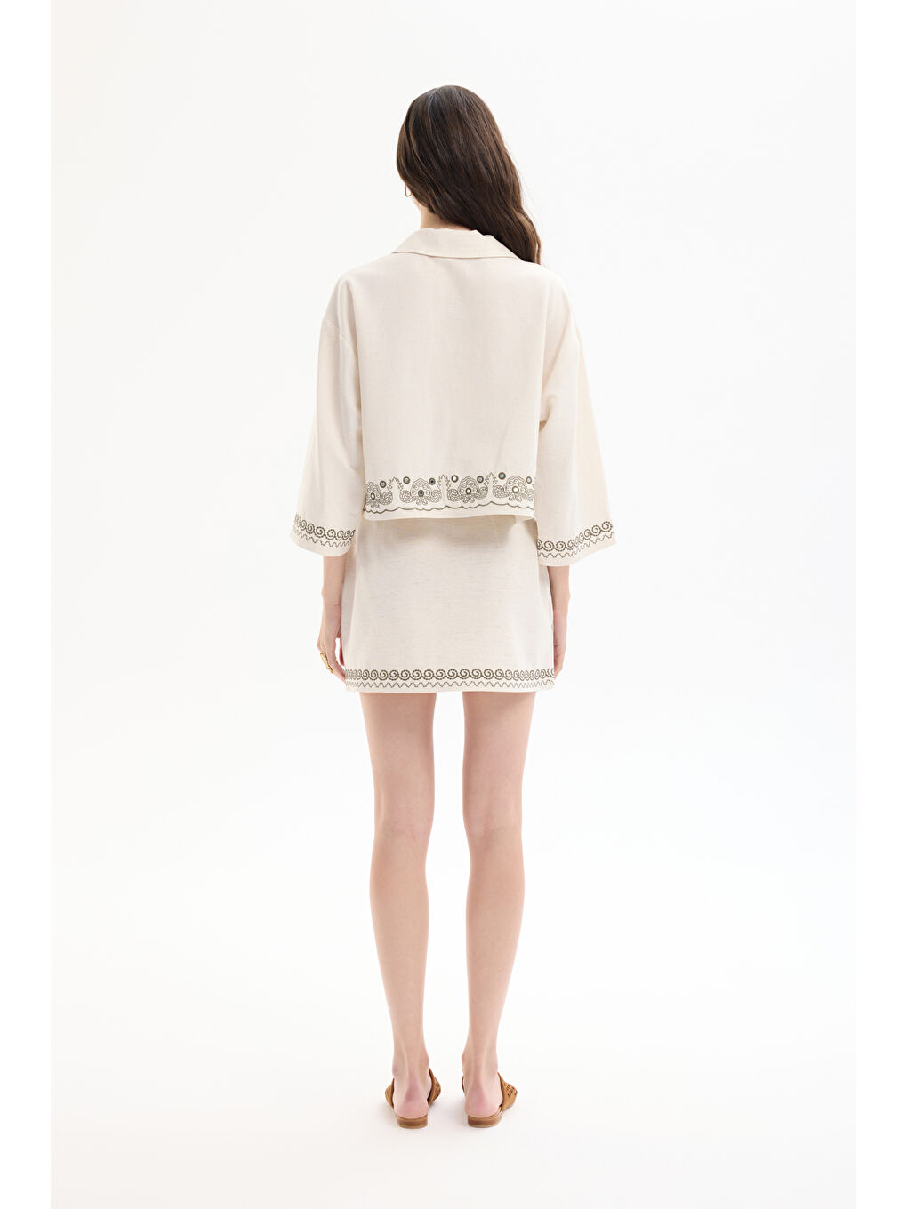 Bej Nakış Desenli Düğmeli V Yaka Keten Gömlek Naturel-4