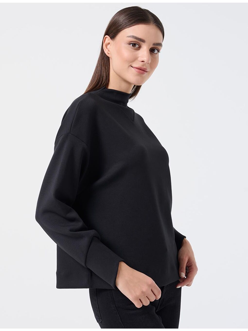 Siyah Düz Kesim Dik Yaka Uzun Kollu Örme Sweatshirt-1