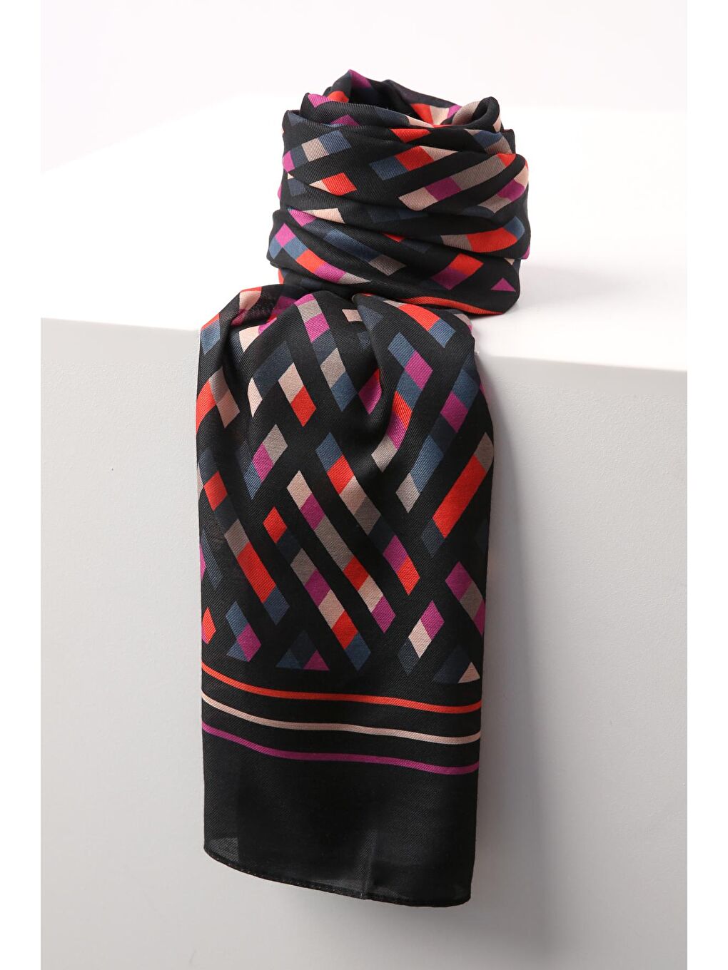 Siyah-Kırmızı Desenli Pamuklu Şal-4