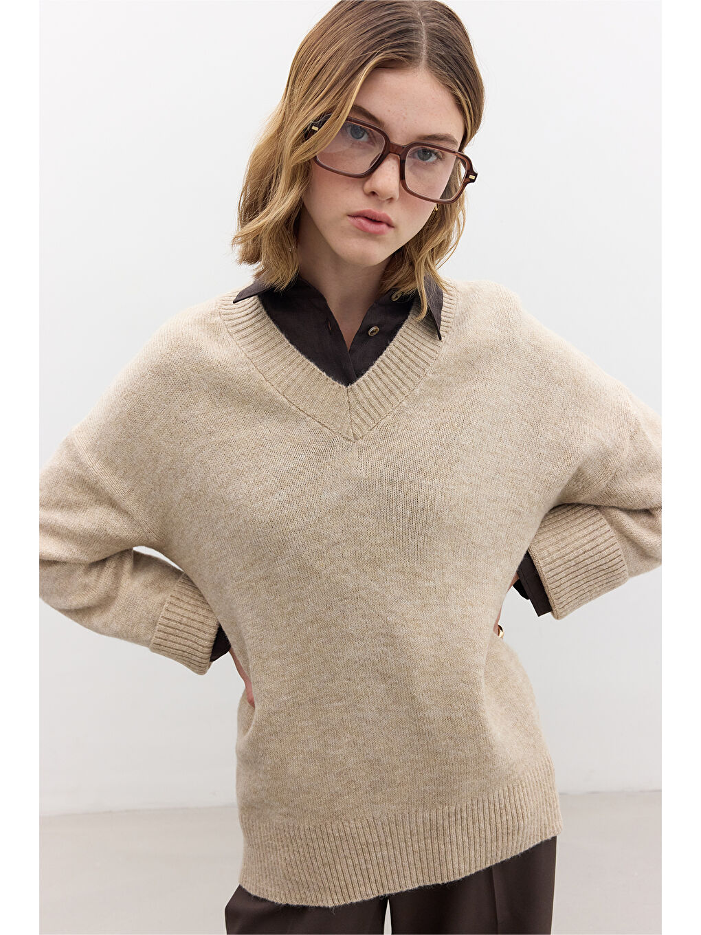 Düz Örgü V Yaka Triko Kazak Bej