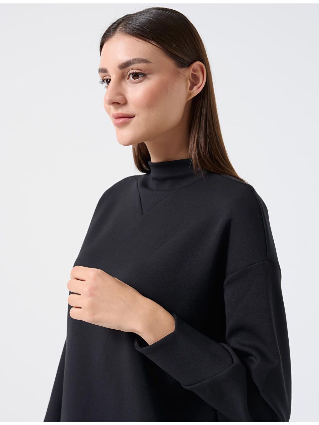 Siyah Düz Kesim Dik Yaka Uzun Kollu Örme Sweatshirt-3