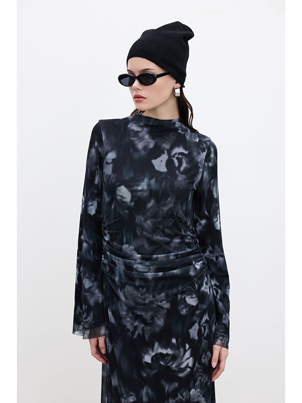 Desenli Geniş Kol Tül Elbise Siyah-3