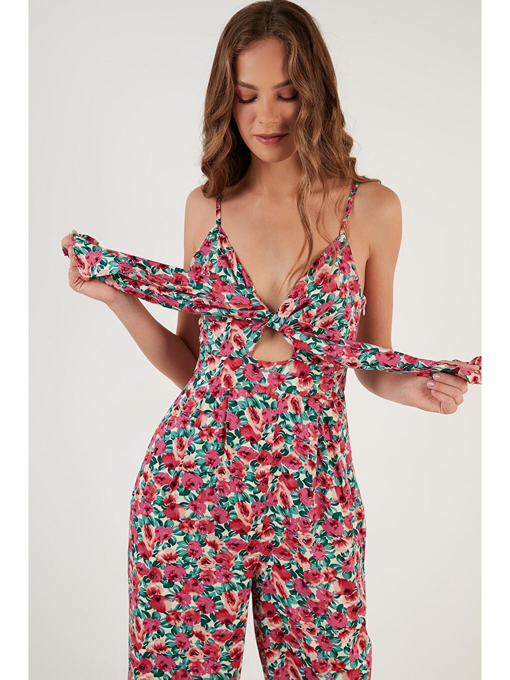 Pembe Çiçekli Cepli Bağlama Detaylı Pencereli İp Askılı Tulum 6057040-3