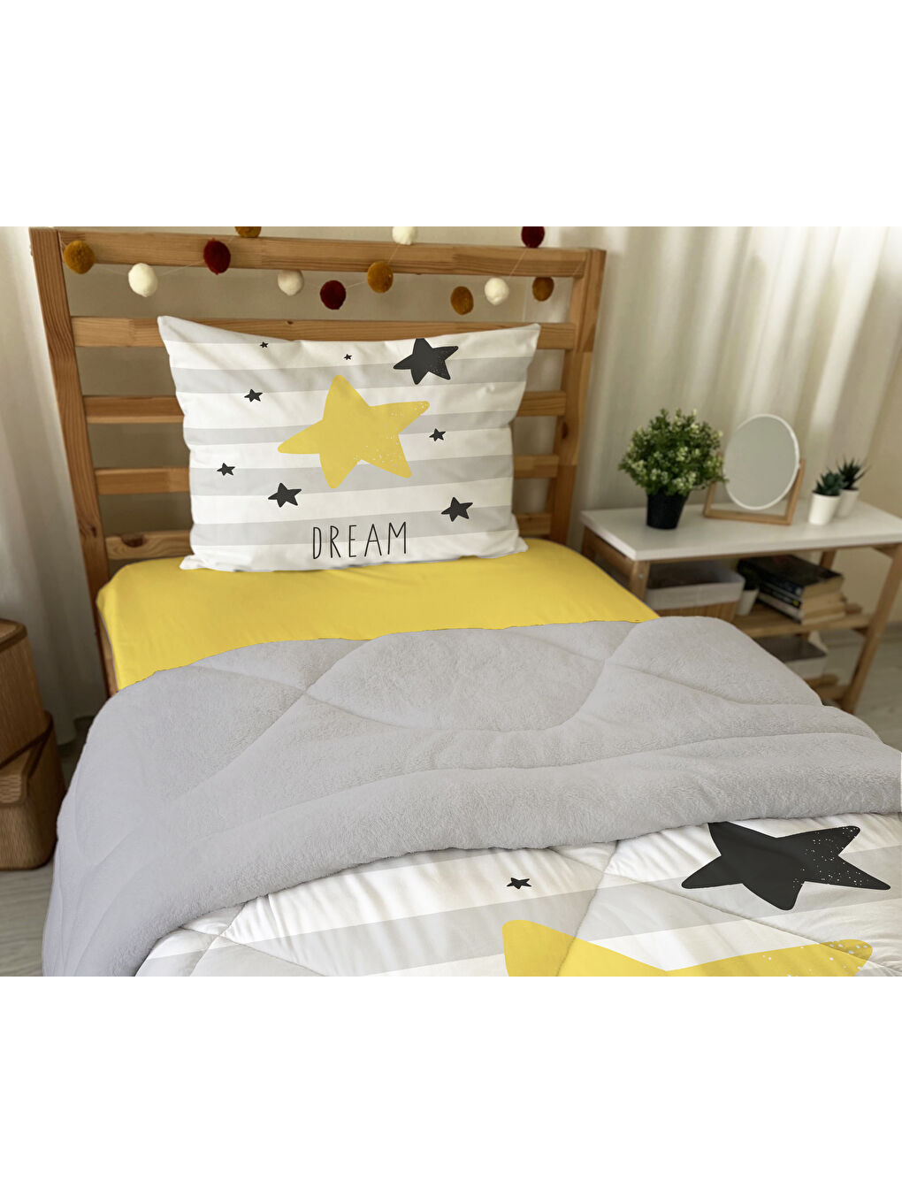 Beyaz Yıldız Desenli Tek Kişilik 160x220 Cm Wellsoft Çift Taraflı Silikon Yorgan Ve Uyku Seti-1