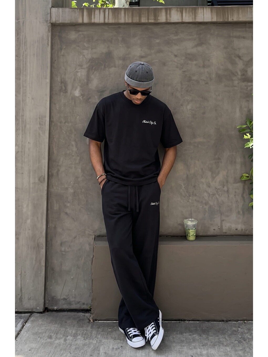 Erkek Oversize Örme Kumaş Nakış Detaylı Basic Tişört Siyah-2