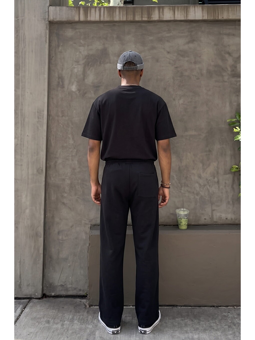Erkek Oversize Örme Kumaş Nakış Detaylı Basic Tişört Siyah-3